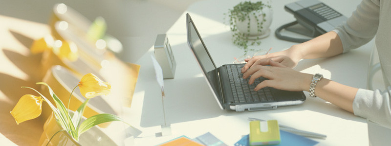 ����𒆐S�Ƃ��Đ����ɖ����������𔭐M����I�����C���}�K�W���ł��B